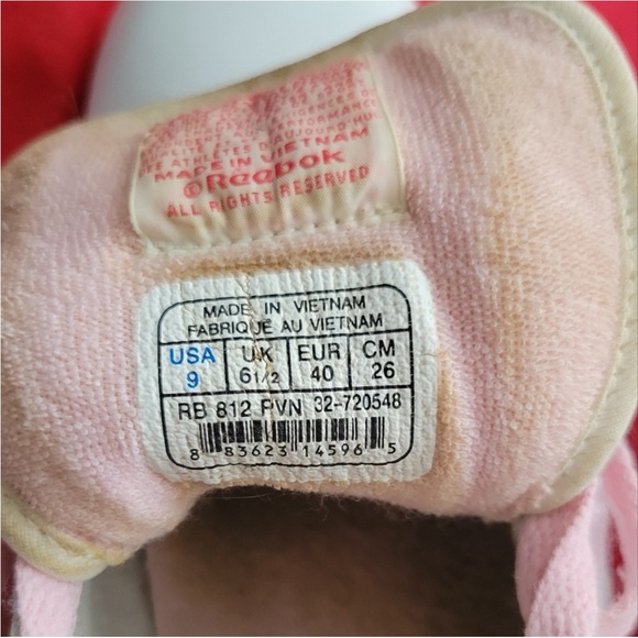 Vintage Reebok Velcro Pink and White
Low top - Picture 7 of 8